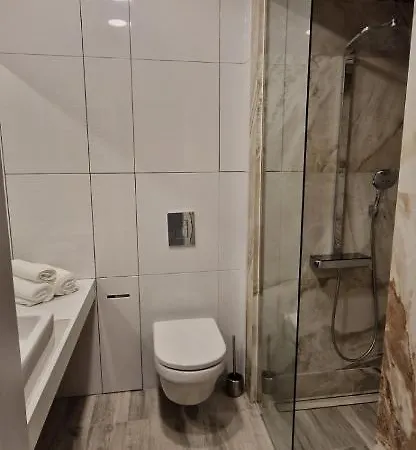 Апартамент Mila's Cozy 1 Bedroom *