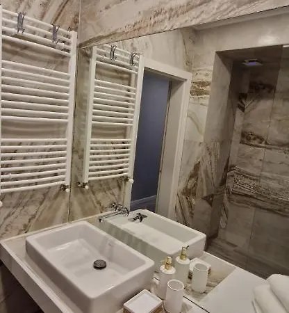 Апартамент Mila's Cozy 1 Bedroom