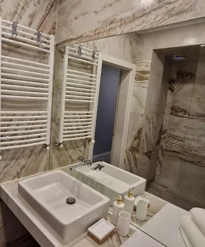 Апартаменты Mila's Cozy 1 Bedroom